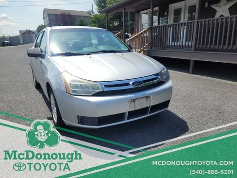 Used 2009 Ford Focus SE FWD image 2