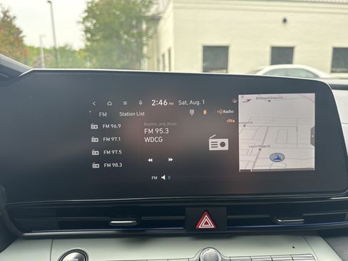 Used 2025 Hyundai Elantra Limited w/ Cargo Package FWD image 23