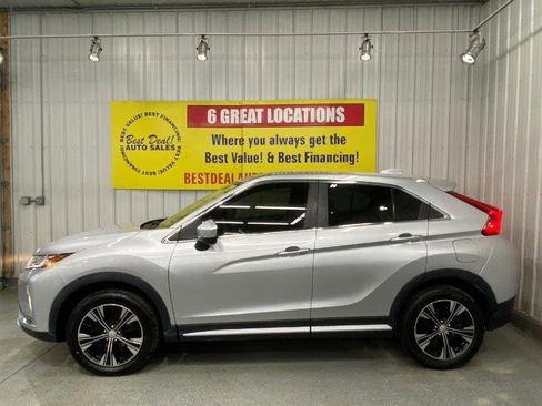 Used 2018 Mitsubishi Eclipse Cross SE image 3