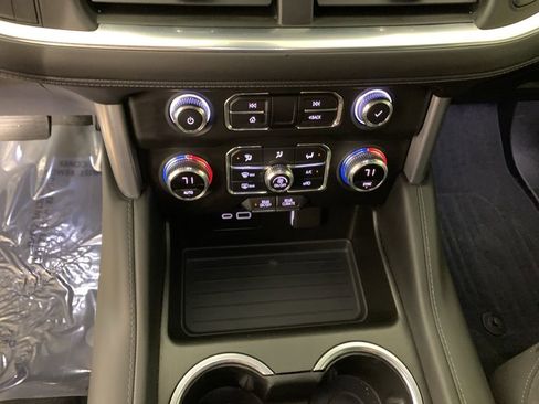 Used 2022 GMC Yukon SLE w/ Gmc Pro Safety Plus Package image 25