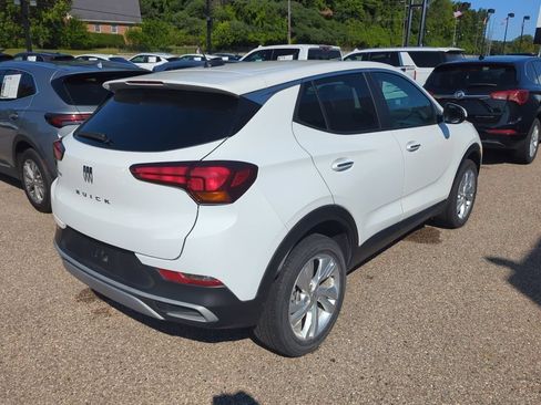 Used 2025 Buick Encore GX Preferred AWD/4WD image 4
