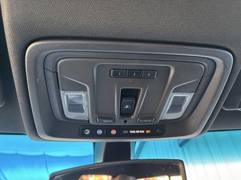 Used 2021 GMC Sierra 1500 SLT image 31