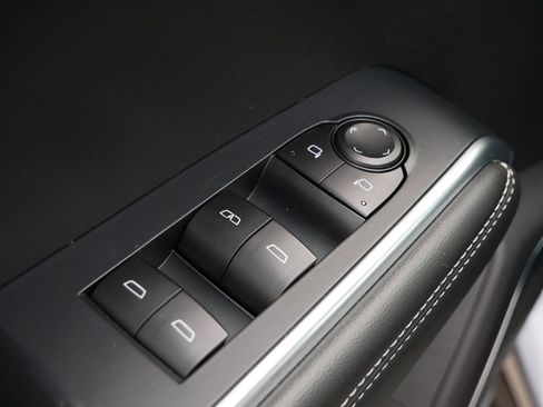 Used 2025 GMC Acadia Elevation AWD/4WD image 21