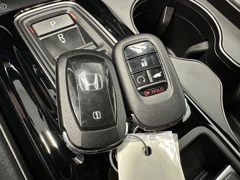 Certified 2025 Honda Pilot TrailSport image 34