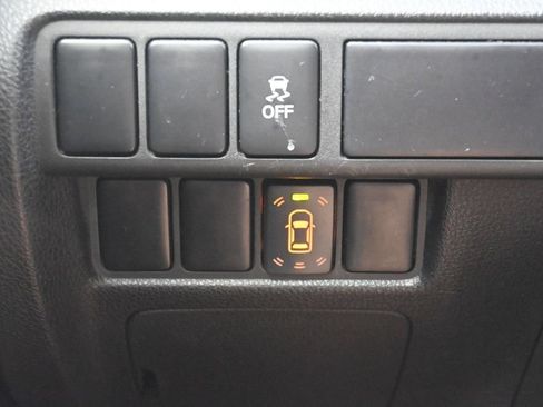 Used 2019 Mitsubishi Eclipse Cross LE AWD/4WD image 19