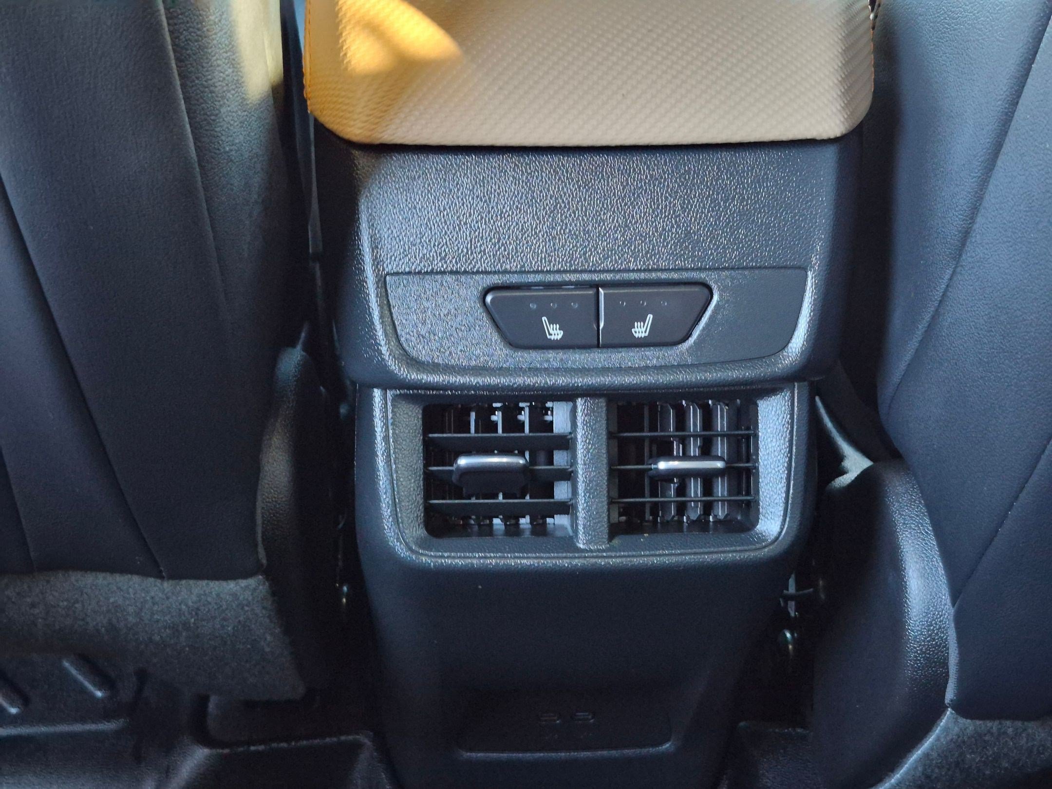 Used 2026 Chevrolet Equinox ACTIV w/ Convenience Package III AWD/4WD image 26