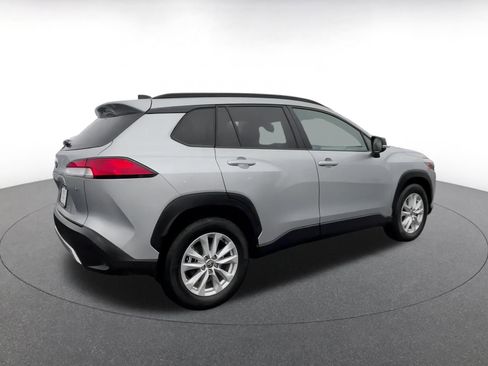 Used 2025 Toyota Corolla Cross LE image 14