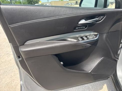 Used 2023 Cadillac XT4 Premium Luxury FWD image 18
