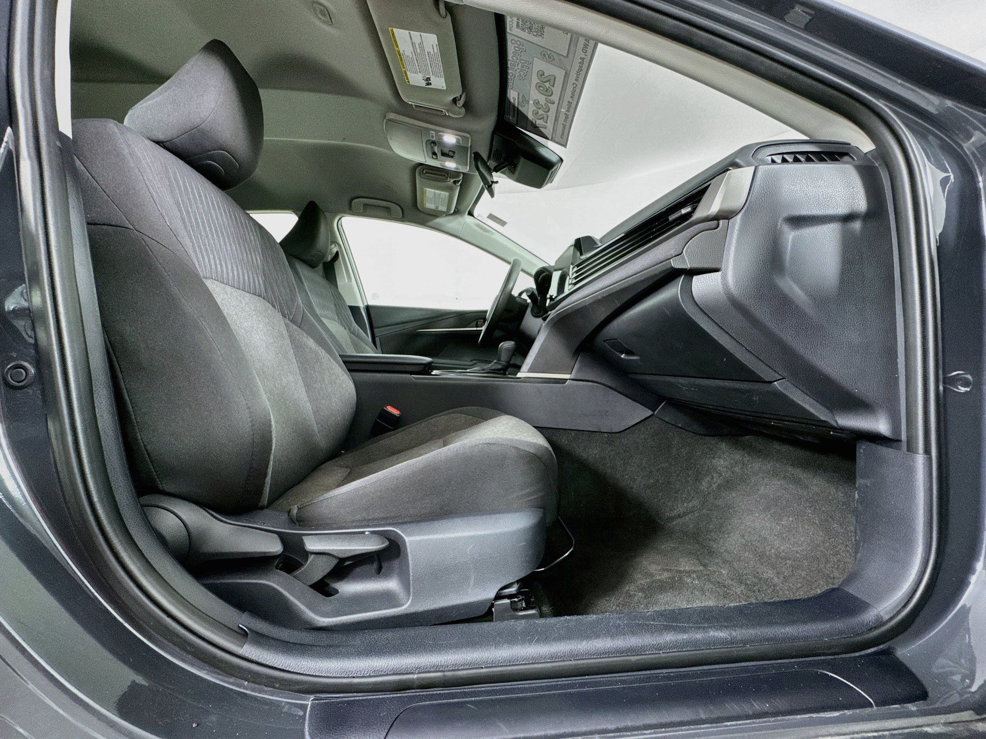 Used 2025 Toyota Camry LE FWD image 27