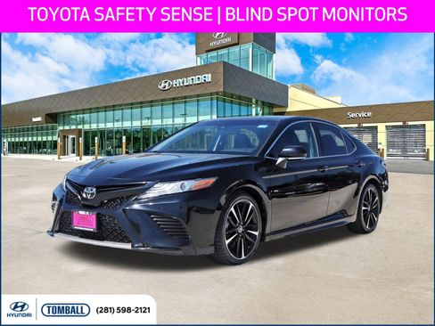 Used 2019 Toyota Camry XSE image 1