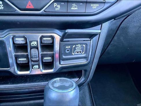 Used 2022 Jeep Wrangler Unlimited Sahara w/ Cold Weather Group image 32