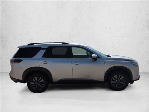 Used 2025 Nissan Pathfinder SV AWD/4WD image 4