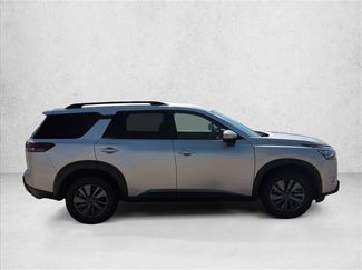 Used 2025 Nissan Pathfinder SV AWD/4WD video 4