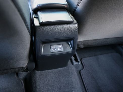 Used 2024 Toyota Corolla SE FWD image 40