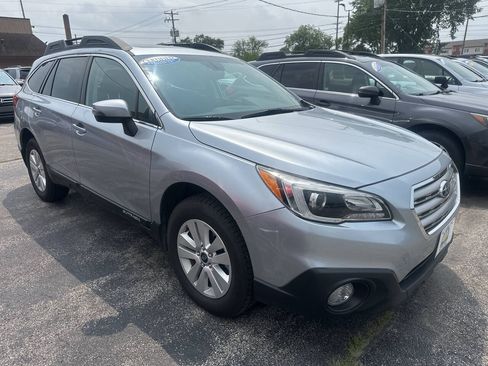 Used 2017 Subaru Outback 2.5i Premium AWD/4WD image 3