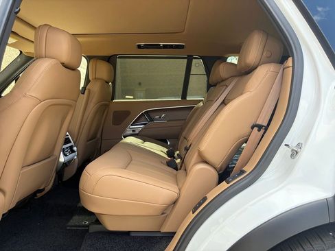 New 2026 Land Rover Range Rover Long Wheelbase SE AWD/4WD image 13
