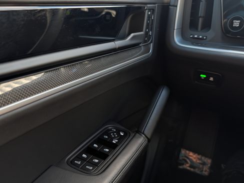 Used 2024 Porsche Cayenne S AWD/4WD image 44