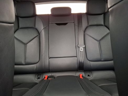 Used 2020 Porsche Macan S image 19