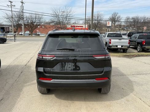 New 2026 Jeep Grand Cherokee Altitude AWD/4WD image 7