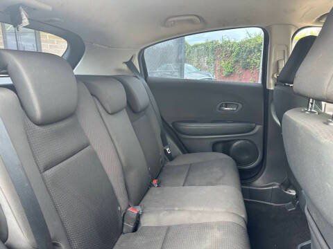 Used 2019 Honda HR-V LX image 24