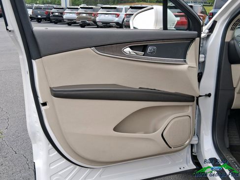 Used 2019 Lincoln Nautilus Select FWD image 10