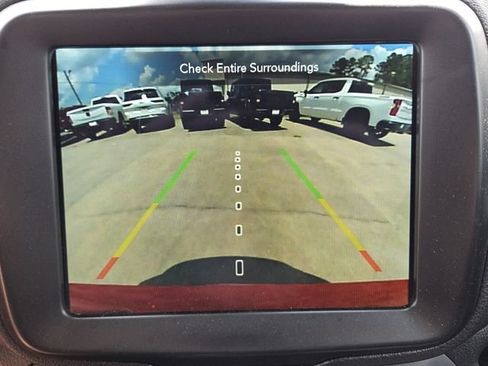 Used 2023 Jeep Renegade Latitude AWD/4WD image 18