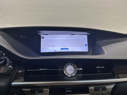 Used 2018 Lexus ES 350 w/ Navigation System Package image 24