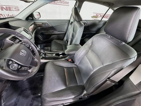 Used 2017 Honda Accord EX-L image 25