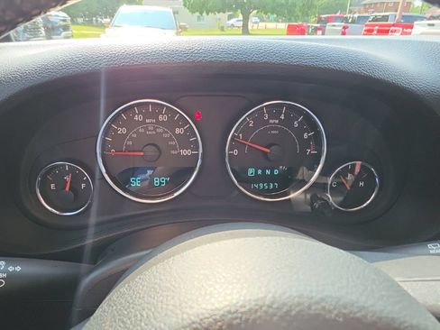 Used 2012 Jeep Wrangler Unlimited Sahara w/ Dual Top Group AWD/4WD image 8