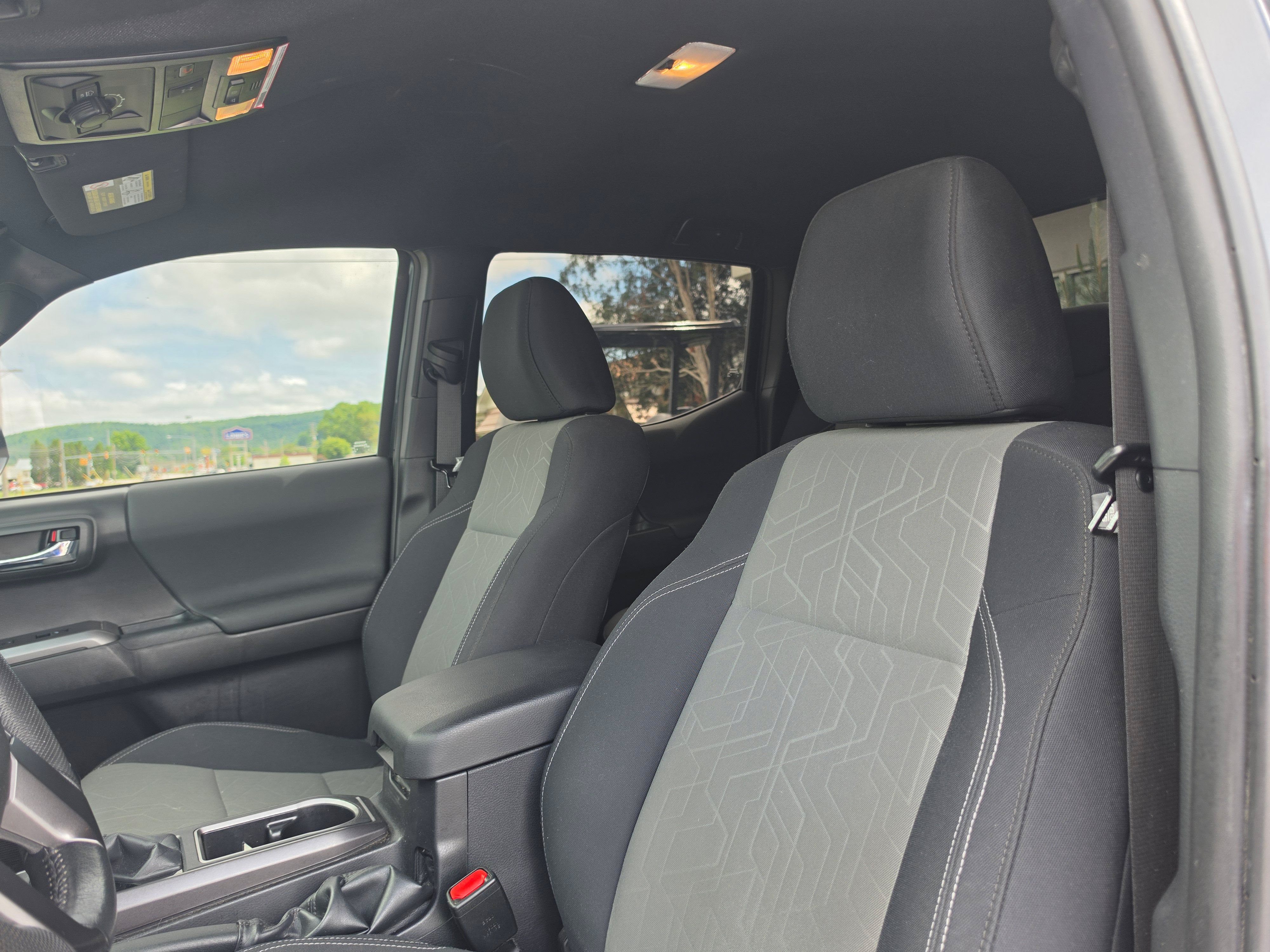 Used 2023 Toyota Tacoma TRD Off-Road AWD/4WD image 10