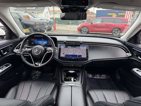 Used 2025 Mercedes-Benz E 350 4MATIC Sedan image 17