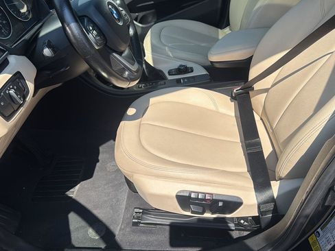 Used 2017 BMW X1 sDrive28i FWD image 18