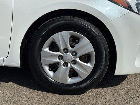 Used 2018 Kia Forte LX w/ LX Popular Package image 7