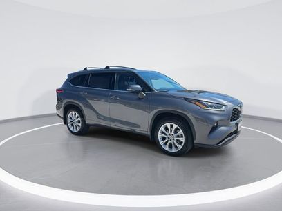 Used 2023 Toyota Highlander Limited