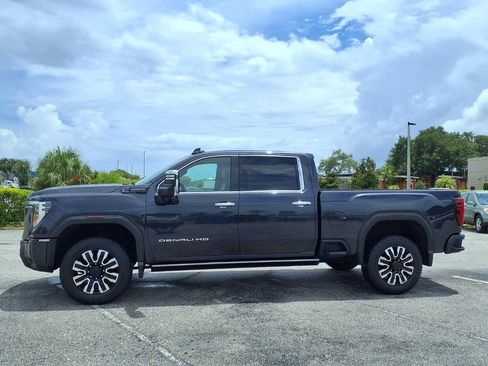 Used 2024 GMC Sierra 2500 Denali Ultimate AWD/4WD image 4