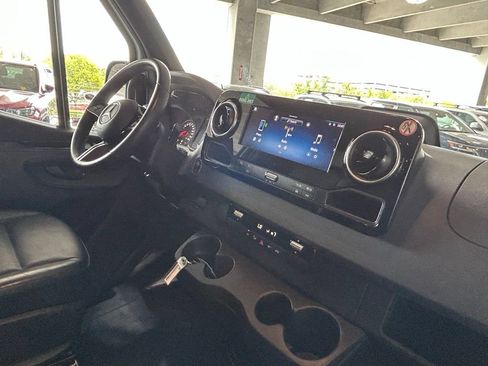 Used 2025 Mercedes-Benz Sprinter 2500 image 42