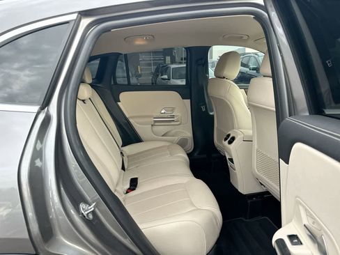 Used 2022 Mercedes-Benz GLA 250 4MATIC image 25