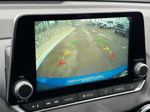 Used 2022 Nissan Sentra SV image 17