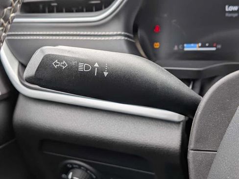 Used 2023 Jeep Grand Cherokee Altitude AWD/4WD image 25