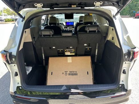New 2026 Toyota Sienna Platinum AWD/4WD image 11