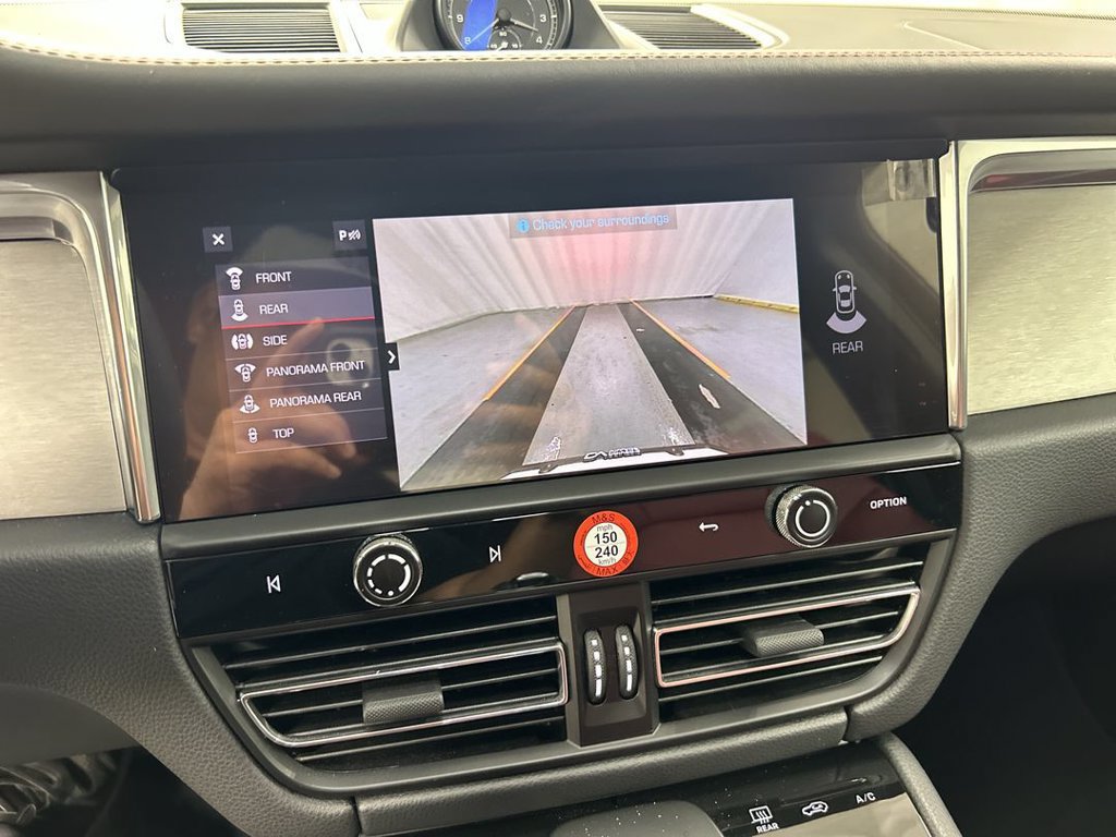 Certified 2026 Porsche Macan AWD/4WD image 15