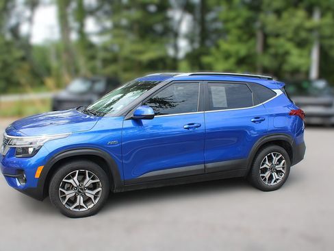 Used 2021 Kia Seltos EX AWD/4WD image 4