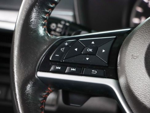Used 2023 Nissan Altima 2.5 SR FWD image 13
