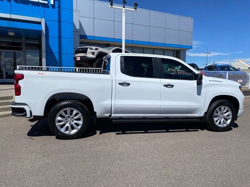 Used 2022 Chevrolet Silverado 1500 Custom AWD/4WD image 6