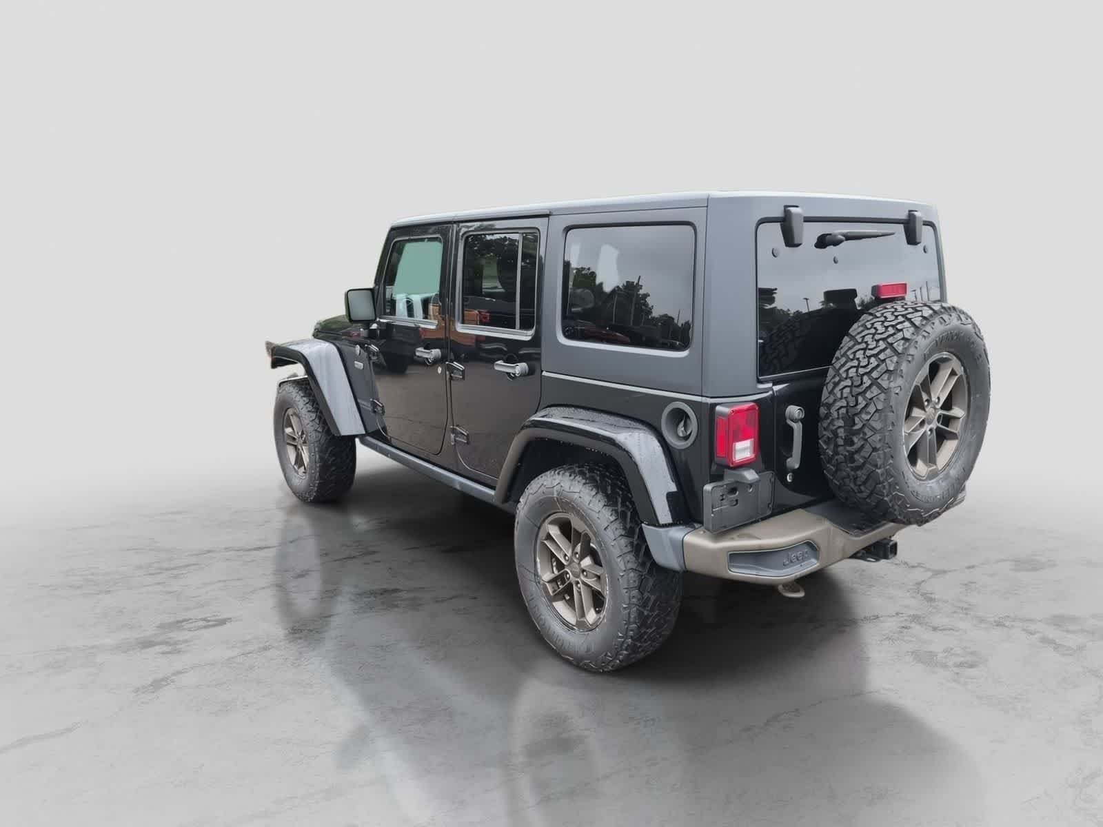 Used 2017 Jeep Wrangler Unlimited Sahara AWD/4WD image 6