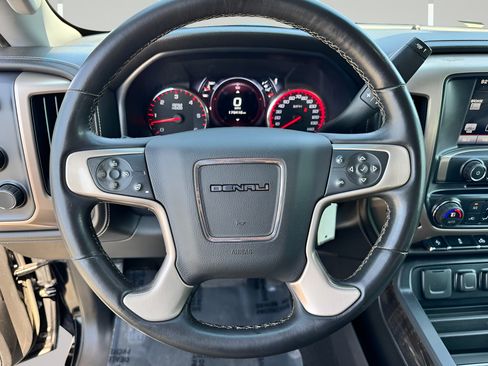 Used 2015 GMC Sierra 2500 Denali w/ Suspension Package, Off-Road AWD/4WD image 21