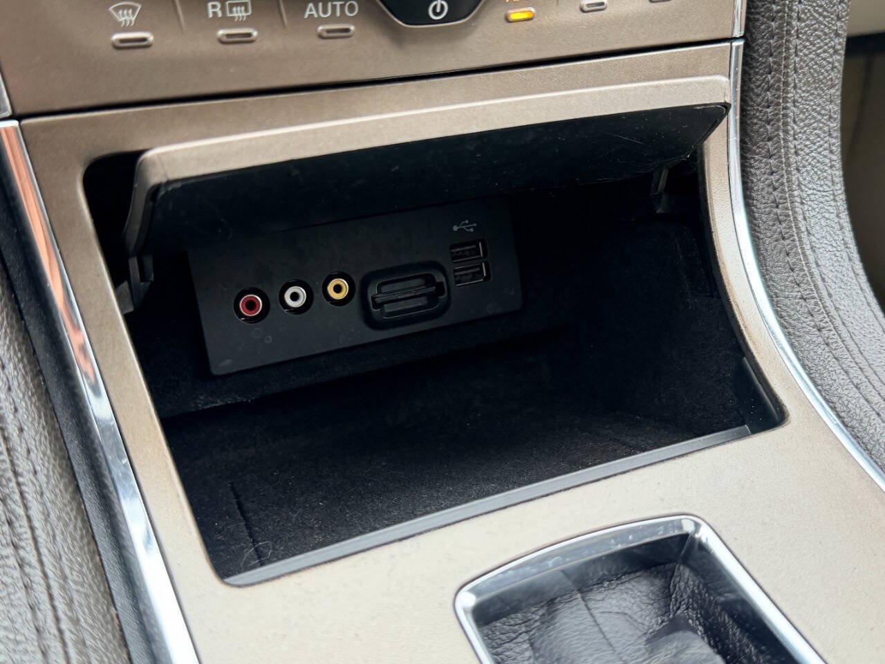 Used 2014 Lincoln MKX AWD w/ Equipment Group 102A image 41