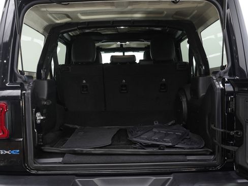 Used 2021 Jeep Wrangler Unlimited Sahara w/ Cold Weather Group image 14