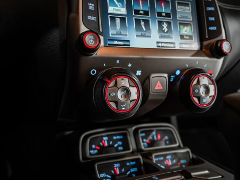 Used 2013 Chevrolet Camaro SS image 28