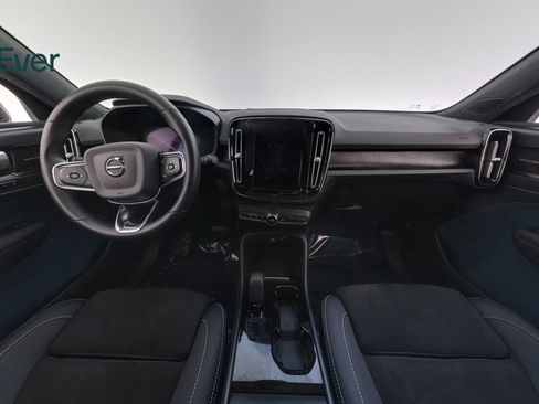 Used 2023 Volvo C40 P8 Recharge Ultimate AWD/4WD image 26
